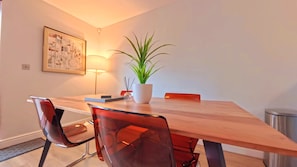 Dining - The Eastside Escape! Stunning 2 Bed Walk Anywhere (Belfast)