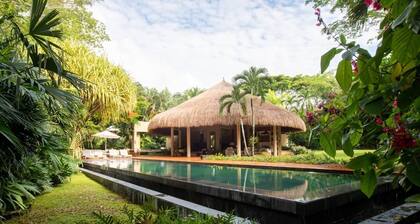 w* | Charming 5BR Villa at Mesa de Yeguas