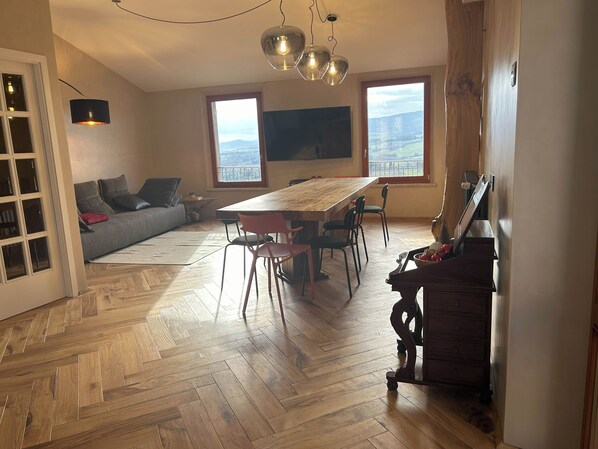 Apartment, Balcony | Living area