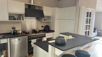 Appartement, balkon | Privékeuken