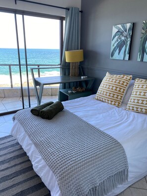 3 bedrooms, desk, travel cot, WiFi