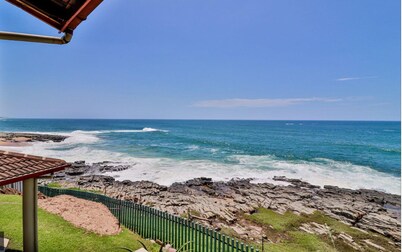 NEW-Beachfront cosy house, Dolphincoast, Tinley Manor w. AC    "4.92" at airbn 