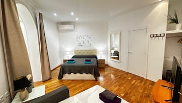 Quadruple Room, Shared Bathroom | Iron/ironing board, free WiFi