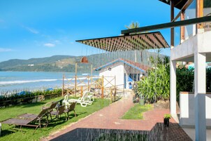 Standard Suite, Annex Building | Living area