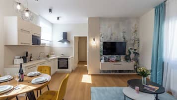 Standard Apartment, Multiple Bedrooms (Nemes Apartment The Great) | Dining