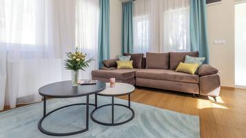 21-inch TV with cable channels