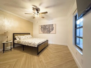 2 chambres, bureau, fer et planche à repasser, Wi-Fi gratuit