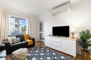 TV, DVD-spiller og kontorer