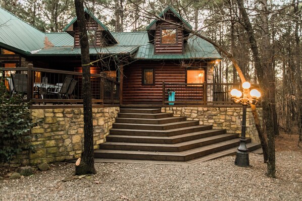 Exterior - Leaping Lizard Lodge | Sleeps 16 | 4 Beds | 3.5 Baths (Broken Bow)