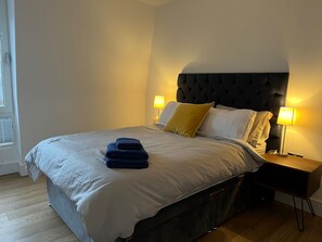Apartment | 2 bedrooms, iron/ironing board, free WiFi, bed sheets
