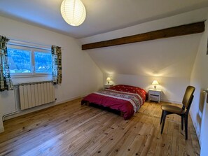 3 bedrooms, free WiFi, bed sheets