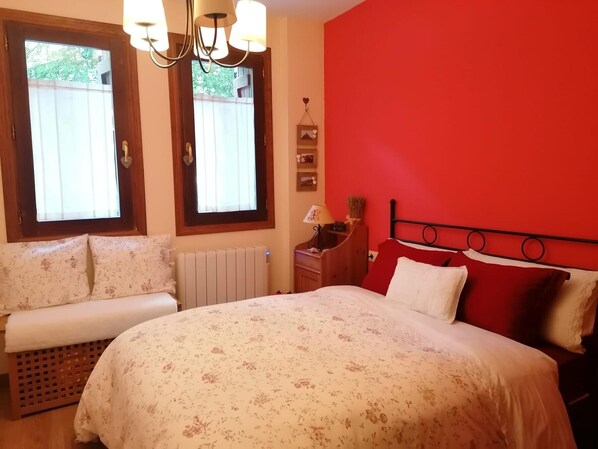 1 bedroom, free WiFi, bed sheets