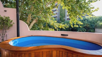 Bañera de hidromasaje exterior