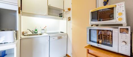 Kühlschrank, Mikrowelle, Geschirrspüler