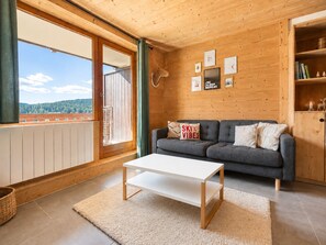 TV - Modern apartment near slopes, 6 pers, south balcony, pets allowed, parking, wifi (Notre-Dame-de-Bellecombe)