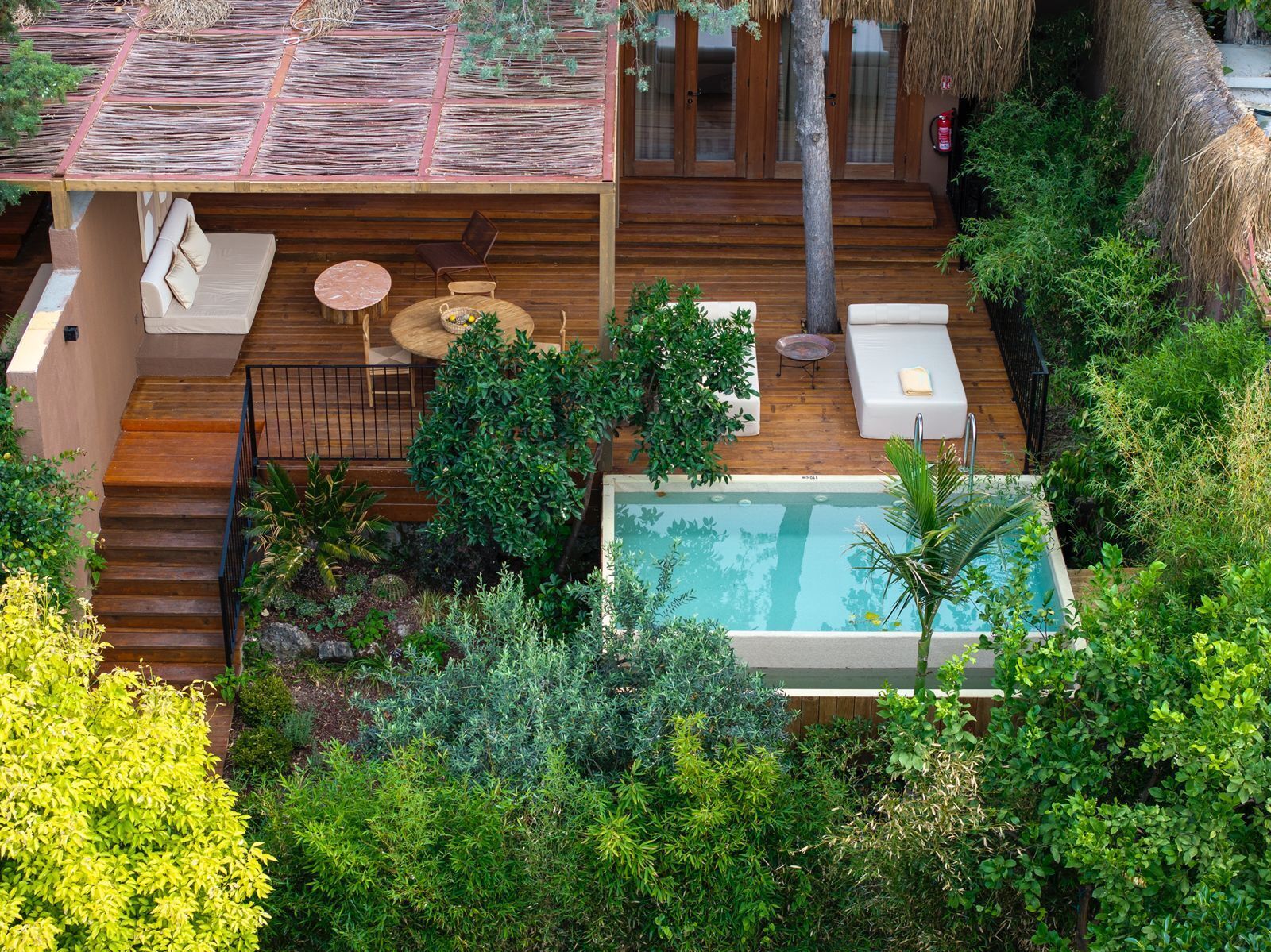 Premium-Suite, 2 Schlafzimmer, eigener Pool, Meerblick | Blick auf den Garten