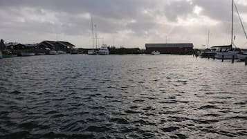 Hus | Utsikt mot vattnet