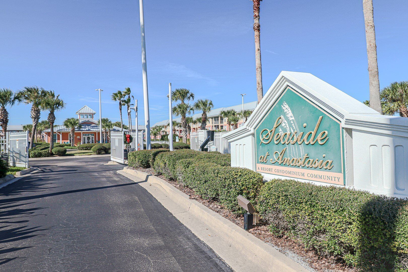 Señal de Seaside en Anstasia, un complejo turístico de condominios.
