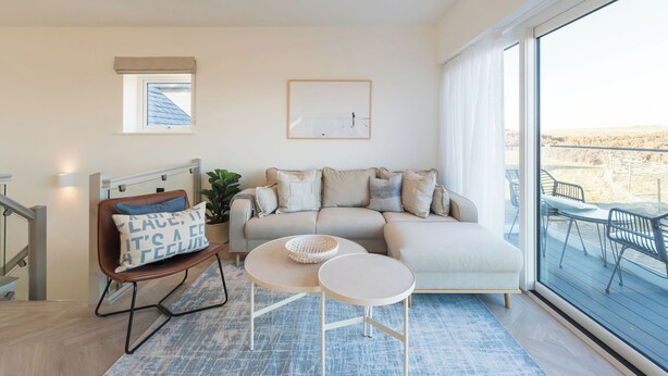TV, stereo - A modern costal townhouse in the scenic Bull Bay, offering stunning coastal views for up to 7 guests (Anglesey)