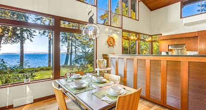 Puzzle Point Lodge in Poulsbo