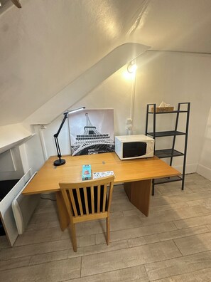 1 soverom, strykejern/-brett og sengetøy