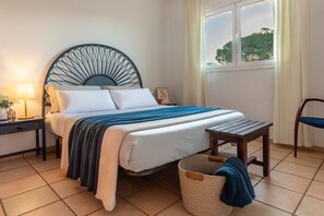 4 bedrooms, iron/ironing board