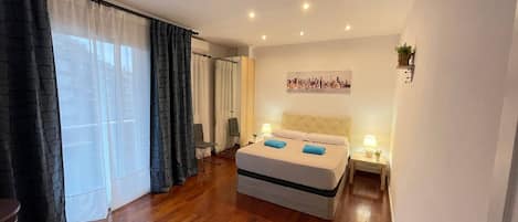 Double Room, Shared Bathroom | Iron/ironing board, free WiFi