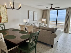 Smart TV - New Listing!! 7th Floor Oceanfront & Center + Beach Locker! Book Now! (Myrtle Beach)