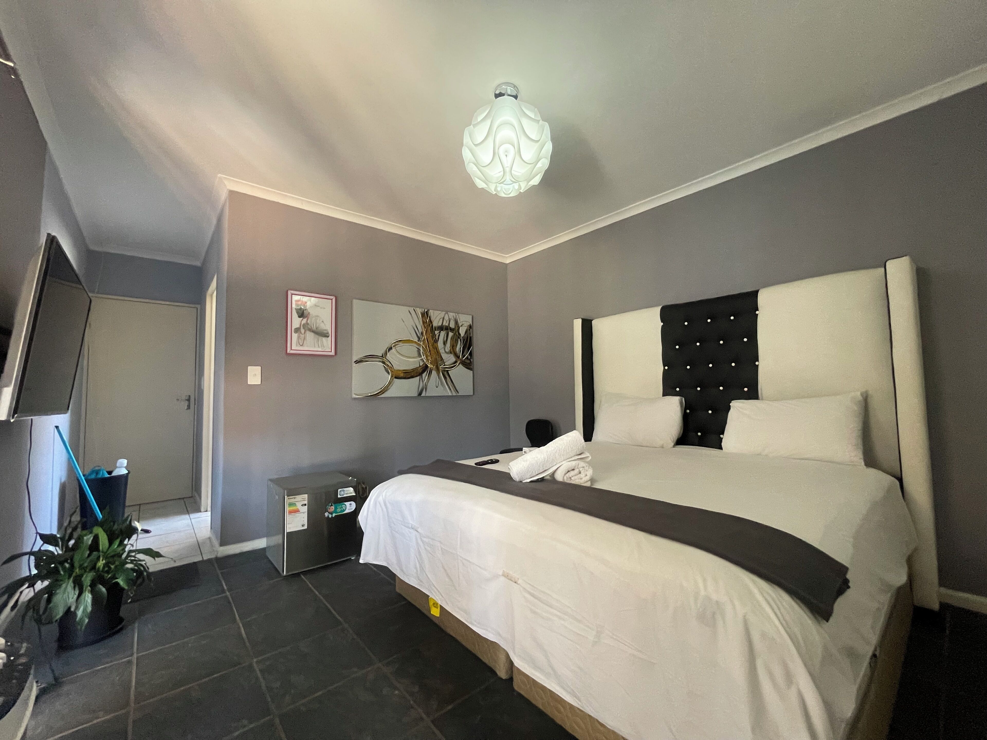 标准房, 1 张特大床, 泳池景观 | 免费 WiFi