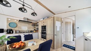 Unclassified image, 4 of 21, button - Seaview,sleeps 4to6,pet Friendly, Parking (Wareham)