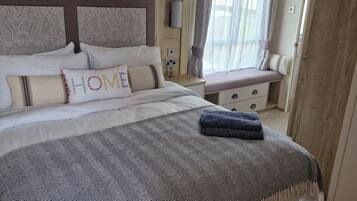 2 quartos, Wi-Fi de cortesia, roupa de cama