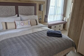 2 bedrooms, free WiFi, bed sheets - Seaview,sleeps 4to6,pet Friendly, Parking (Wareham)