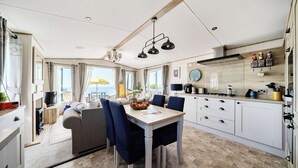 Unclassified image, 4 of 21, button - Seaview,sleeps 4to6,pet Friendly, Parking (Wareham)