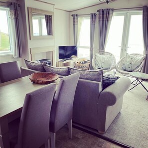 TV - Seaview,sleeps 4to6,pet Friendly, Parking (Wareham)