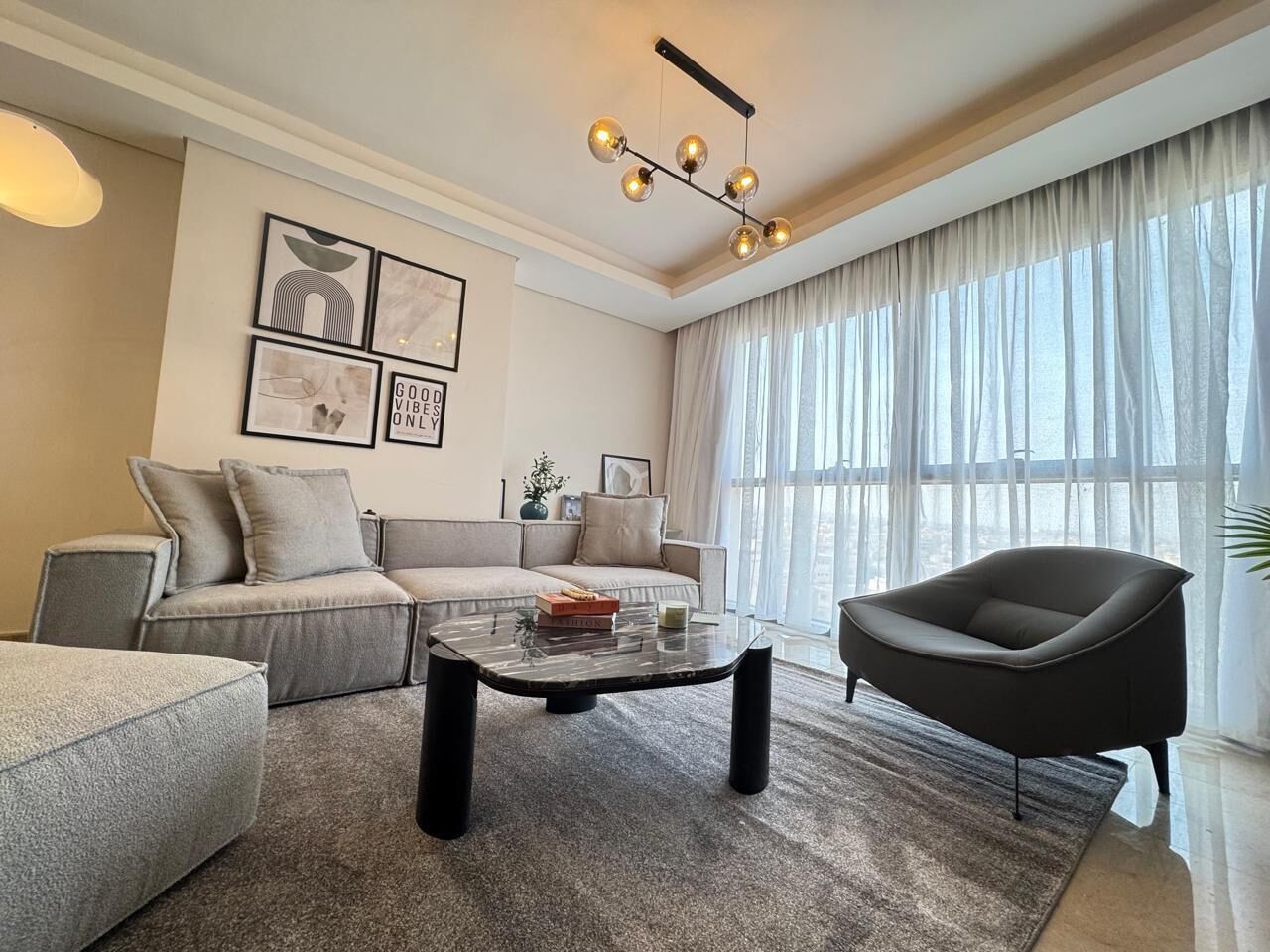 Basic Apartment, 3 Bedrooms | Living area