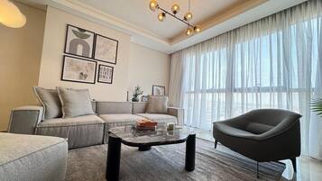 Basic Apartment, 3 Bedrooms | Living area