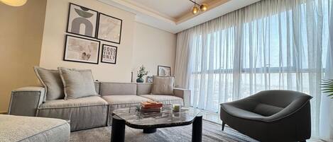 Basic Apartment, 3 Bedrooms | Living area