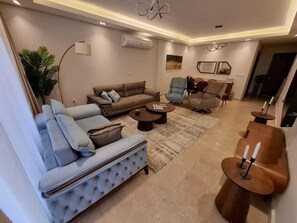 Classic Apartment, 3 Bedrooms | Living area
