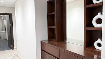 Deluxe Apartment, 3 Bedrooms | 2 bedrooms, free WiFi