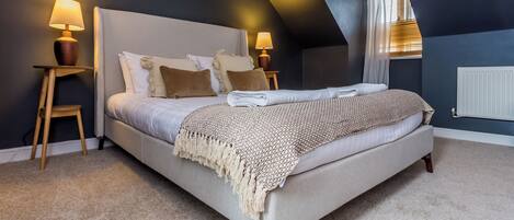 4 chambres, fer et planche à repasser, Wi-Fi, draps fournis