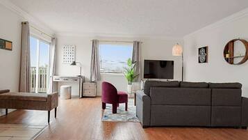 Televisión, oficina