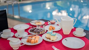 Free daily English breakfast  - G.M.T. Sorabora Village Hotel (Mahiyanganaya)