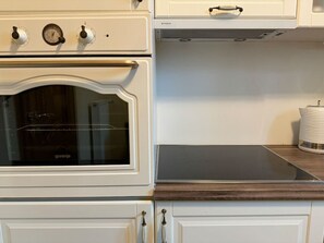 Fridge, microwave, oven, dishwasher - 2BR Apartment+ Balcony & Parking (Ljubljana)