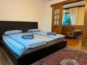 Bureau, Wi-Fi, draps fournis