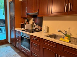 Fridge, microwave, oven, dishwasher