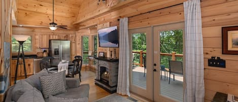 スマートテレビ、暖炉