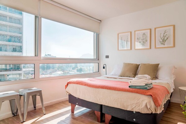 Iron/ironing board, WiFi, bed sheets