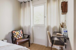 Appartement | 1 slaapkamer, een laptopwerkplek, een strijkplank/strijkijzer