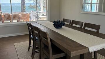Apartment, 4 Bedrooms, Smoking, Balcony | Dining