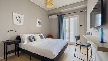 Luxury Studio, City View | In-room safe, blackout drapes, iron/ironing board, free WiFi